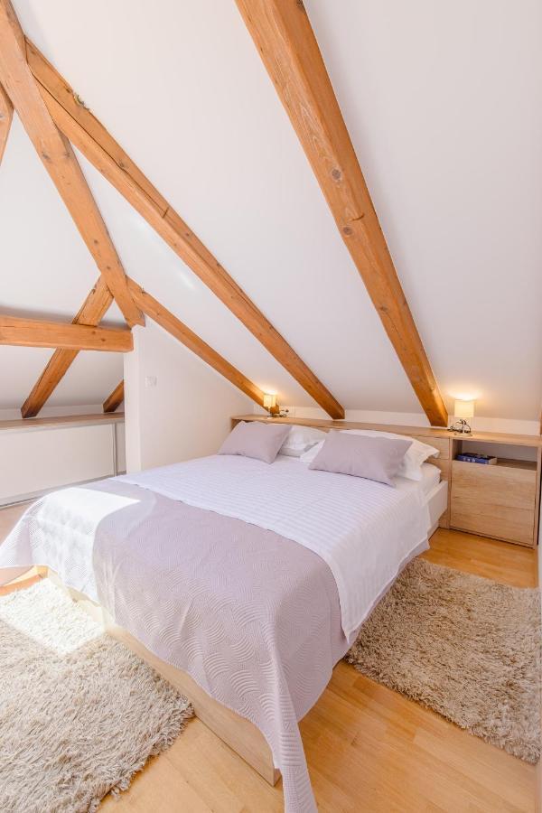 Ferienwohnung Angela Split Exterior foto
